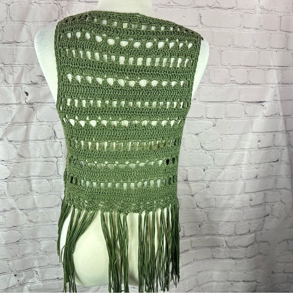 boutique Umgee Olive green Crochet Vest with Fringe sz small boho western - Picture 3 of 8